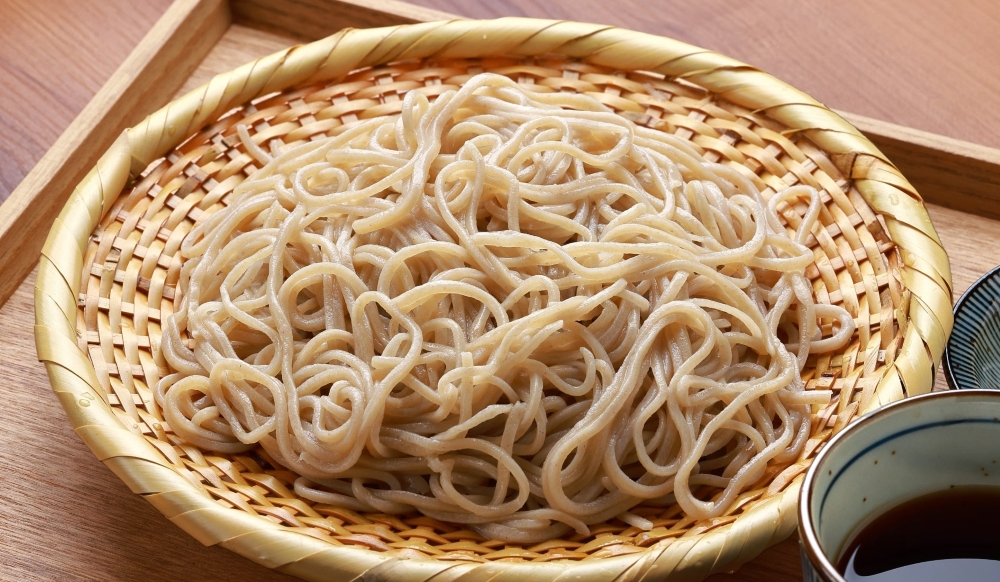 ざるに盛られた雪村そば