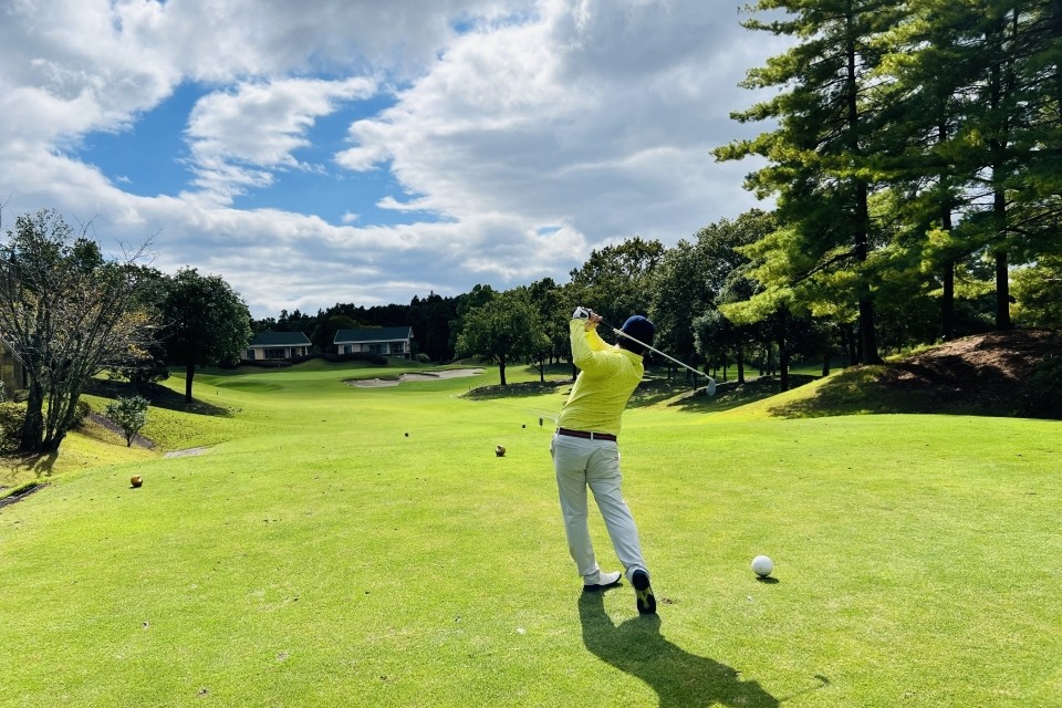 ゴルフをプレイしているイメージ